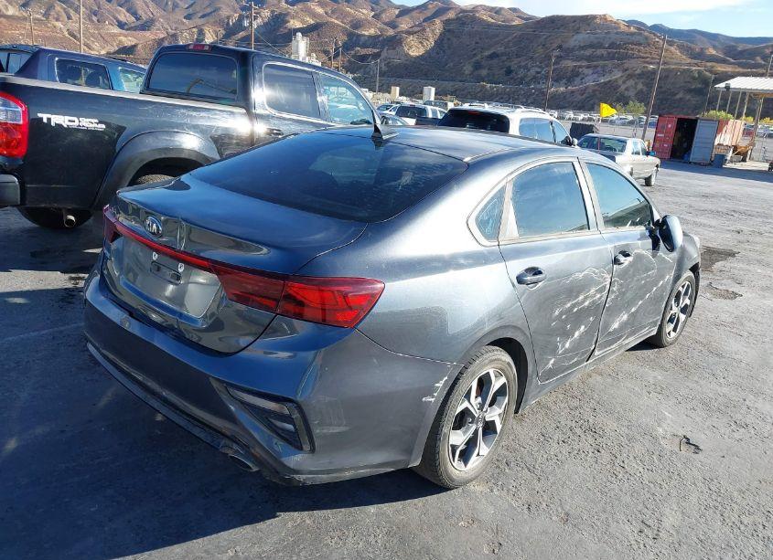 Photo 4 of 2019 Kia Forte LXS (VIN 3KPF24AD5KE082086)