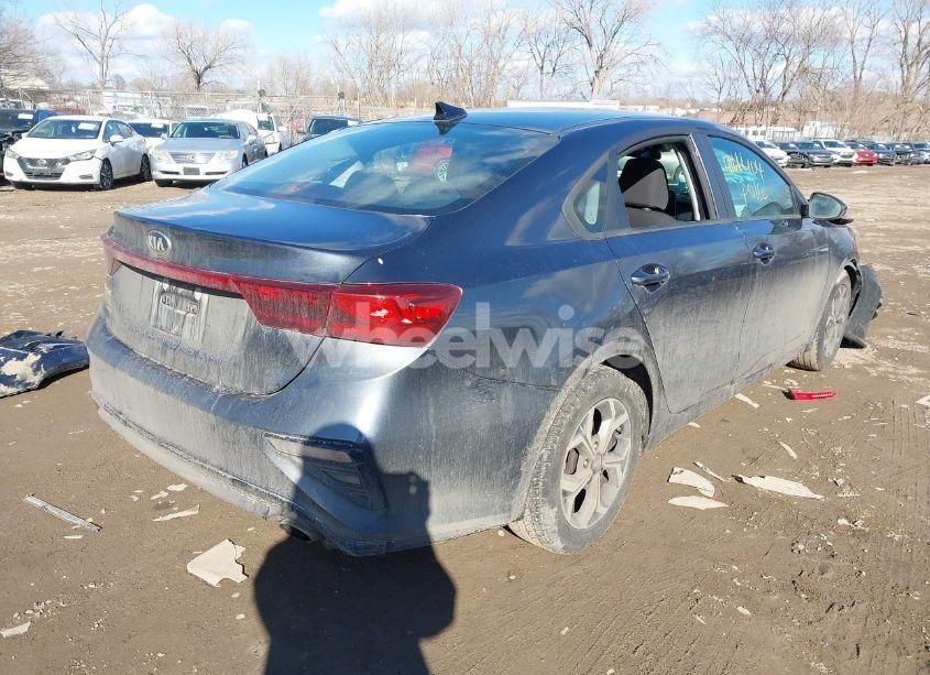 Photo 4 of 2019 Kia Forte LXS (VIN 3KPF24AD5KE083030)