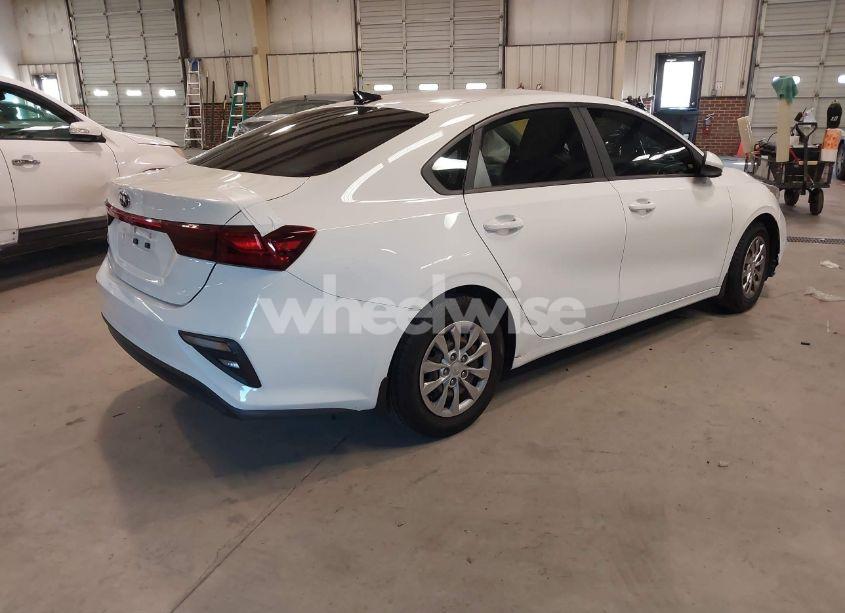 Photo 4 of 2019 Kia Forte FE (VIN 3KPF24AD5KE088308)