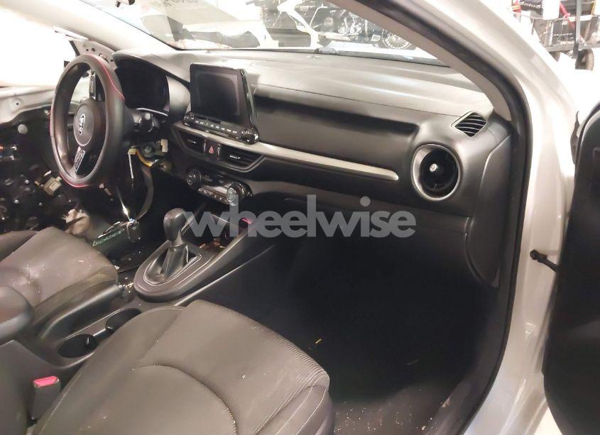 Photo 5 of 2019 Kia Forte FE (VIN 3KPF24AD5KE088308)