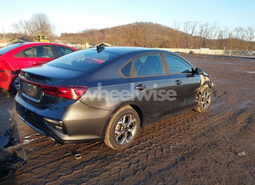 Photo 4 of 2019 Kia Forte LXS (VIN 3KPF24AD5KE131528)