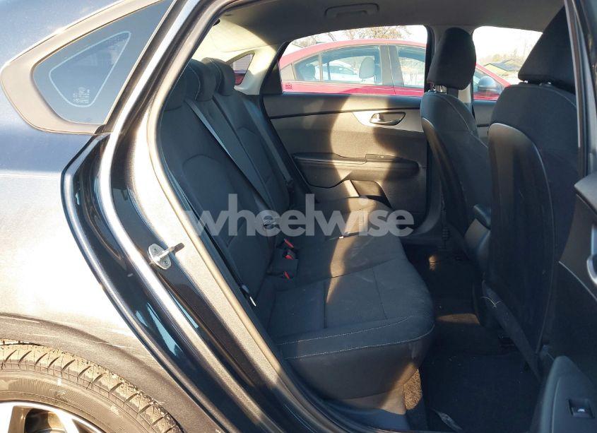 Photo 8 of 2019 Kia Forte LXS (VIN 3KPF24AD5KE131528)