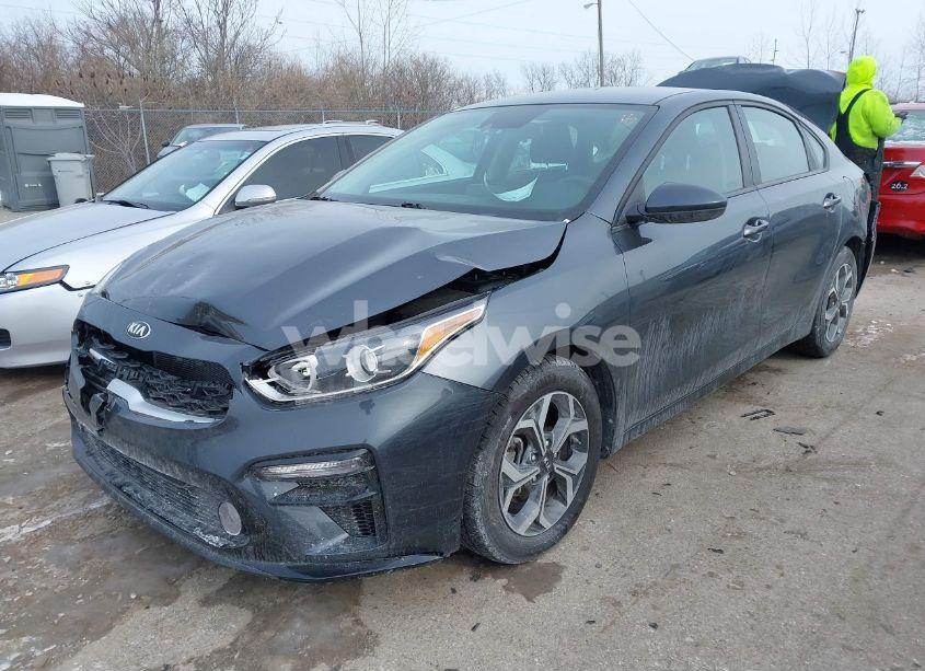 Photo 2 of 2019 Kia Forte LXS (VIN 3KPF24AD5KE135515)