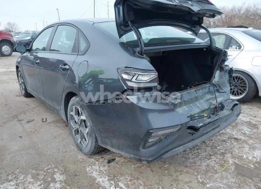 Photo 3 of 2019 Kia Forte LXS (VIN 3KPF24AD5KE135515)