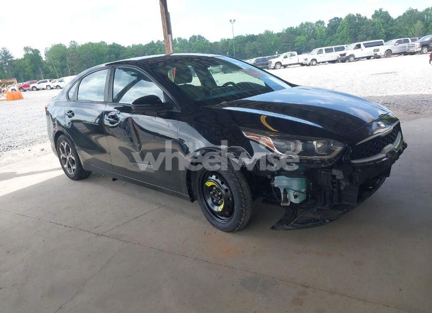 2020 Kia Forte LXS (VIN 3KPF24AD5LE141476) main photo