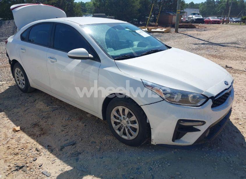 2020 Kia Forte FE (VIN 3KPF24AD5LE184392) main photo