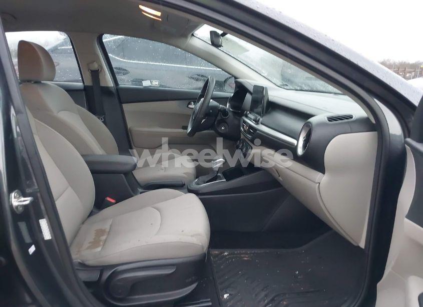 Photo 5 of 2020 Kia Forte LXS (VIN 3KPF24AD5LE193951)