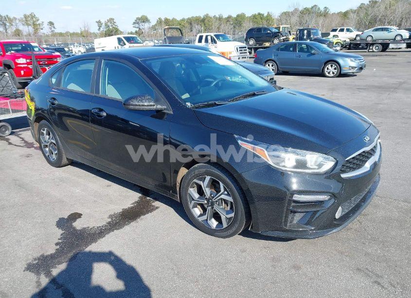 2020 Kia Forte LXS (VIN 3KPF24AD5LE194632) main photo