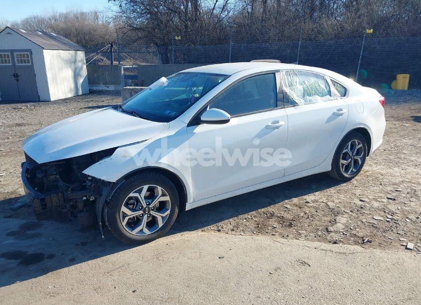 Photo 2 of 2021 Kia Forte LXS (VIN 3KPF24AD5ME266480)