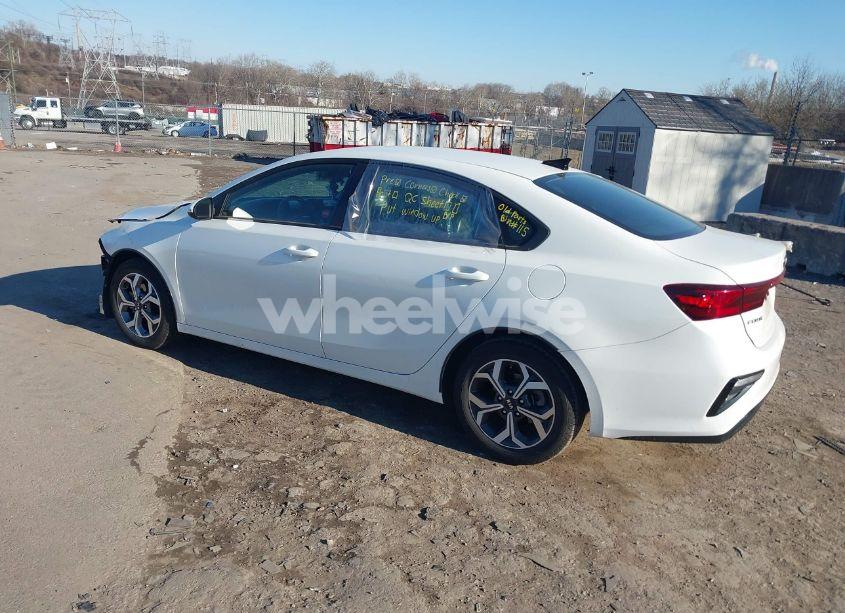 Photo 3 of 2021 Kia Forte LXS (VIN 3KPF24AD5ME266480)