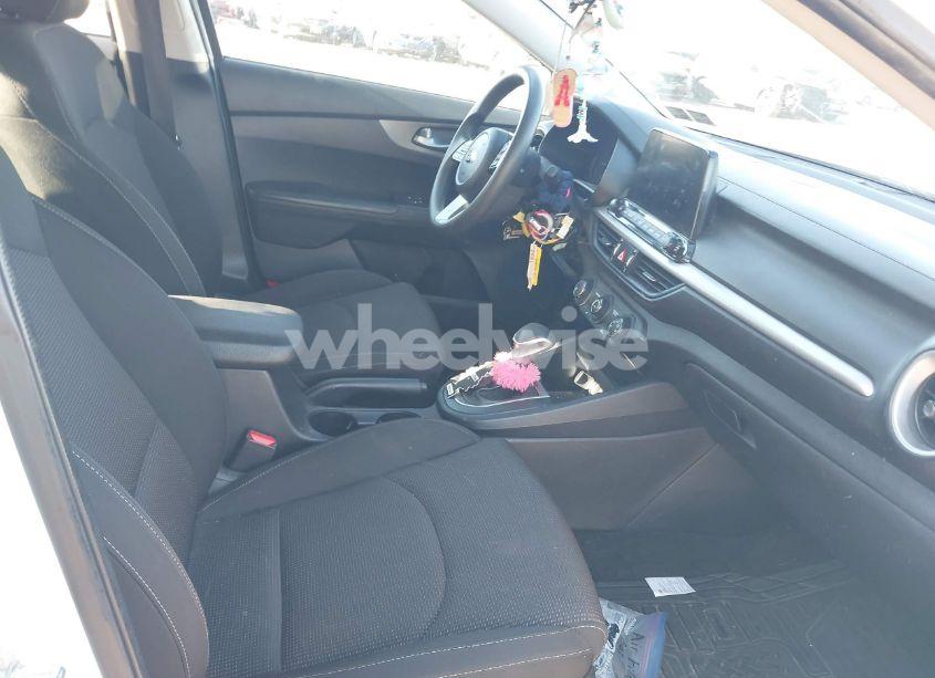 Photo 5 of 2021 Kia Forte LXS (VIN 3KPF24AD5ME266480)