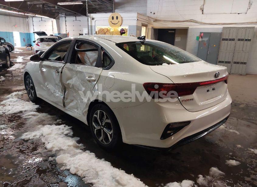 Photo 3 of 2021 Kia Forte LXS (VIN 3KPF24AD5ME268116)