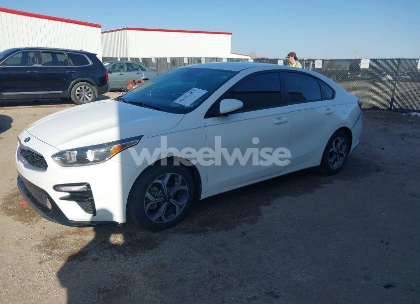 Photo 2 of 2021 Kia Forte LXS (VIN 3KPF24AD5ME273168)