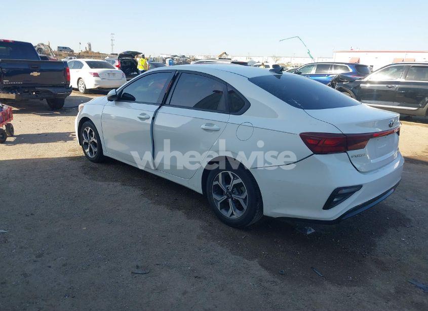 Photo 3 of 2021 Kia Forte LXS (VIN 3KPF24AD5ME273168)