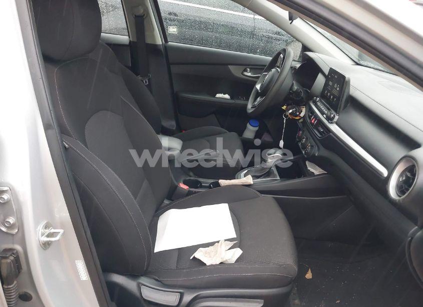 Photo 5 of 2021 Kia Forte LXS (VIN 3KPF24AD5ME278984)