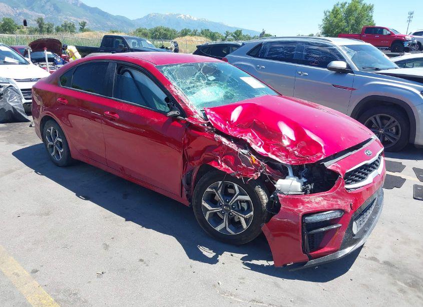 2021 Kia Forte LXS (VIN 3KPF24AD5ME289354) main photo