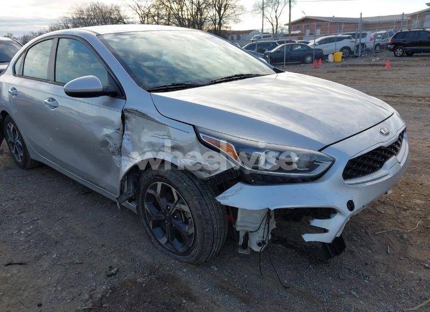 2021 Kia Forte LXS (VIN 3KPF24AD5ME297292) main photo