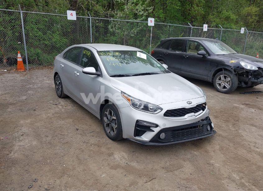2021 Kia Forte LXS (VIN 3KPF24AD5ME326547) main photo