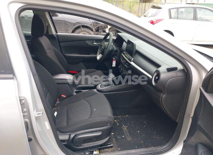 Photo 5 of 2021 Kia Forte LXS (VIN 3KPF24AD5ME326547)