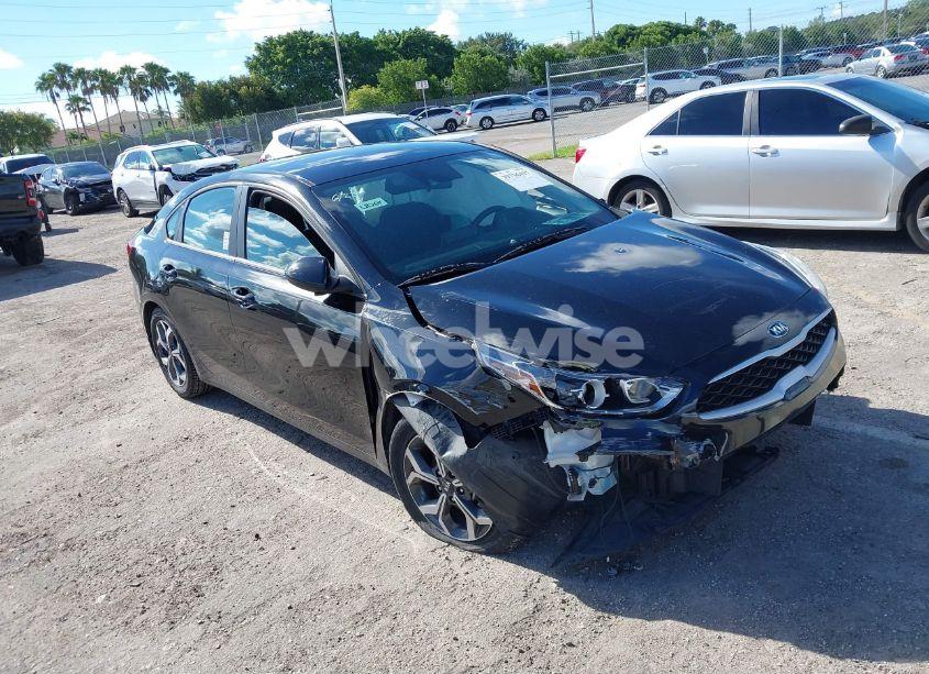 2021 Kia Forte LXS (VIN 3KPF24AD5ME332445) main photo