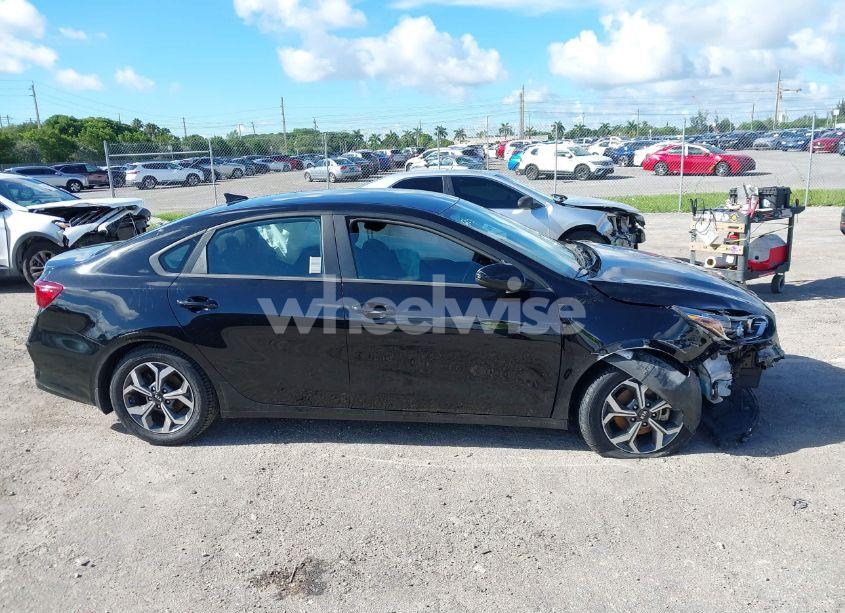 Photo 13 of 2021 Kia Forte LXS (VIN 3KPF24AD5ME332445)