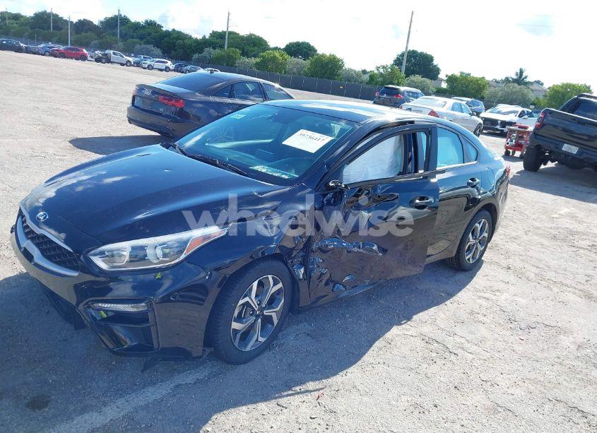 Photo 2 of 2021 Kia Forte LXS (VIN 3KPF24AD5ME332445)
