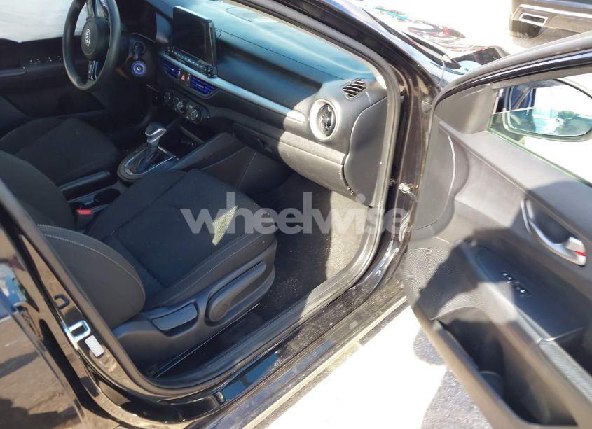 Photo 5 of 2021 Kia Forte LXS (VIN 3KPF24AD5ME332445)