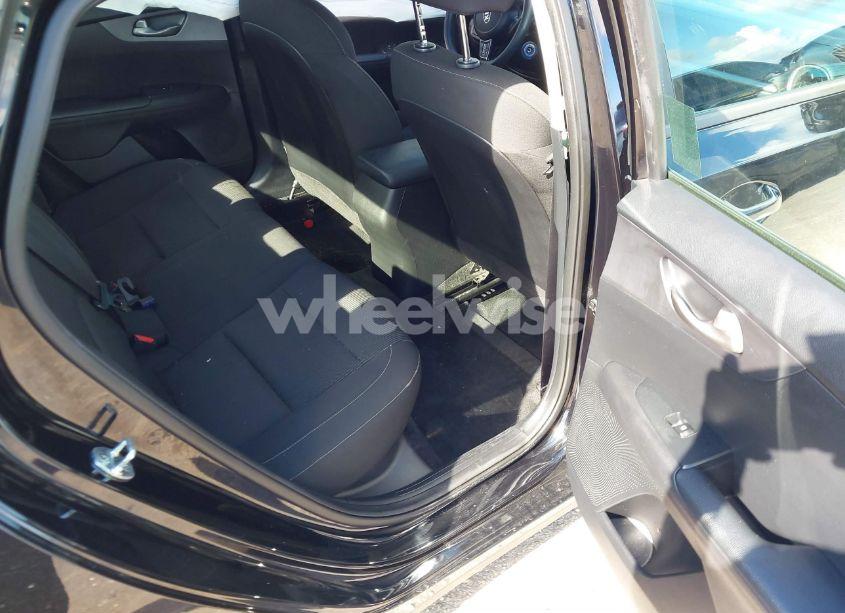 Photo 8 of 2021 Kia Forte LXS (VIN 3KPF24AD5ME332445)