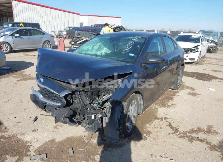 Photo 2 of 2021 Kia Forte LXS (VIN 3KPF24AD5ME334745)