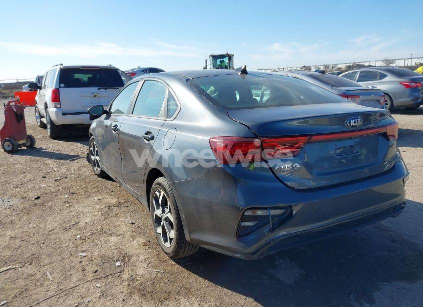 Photo 3 of 2021 Kia Forte LXS (VIN 3KPF24AD5ME334745)