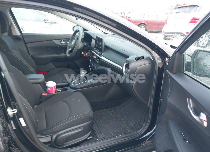 Photo 5 of 2021 Kia Forte FE (VIN 3KPF24AD5ME344899)