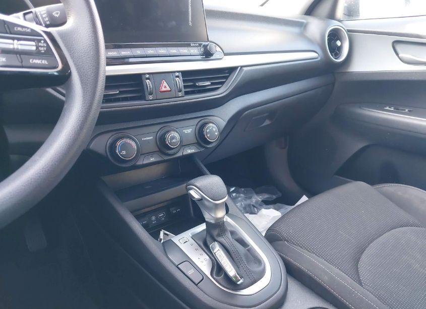 Photo 11 of 2021 Kia Forte LXS (VIN 3KPF24AD5ME345891)