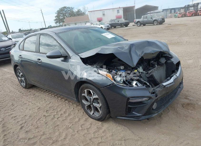 2021 Kia Forte LXS (VIN 3KPF24AD5ME378177) main photo