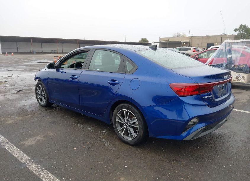 Photo 3 of 2022 Kia Forte LXS (VIN 3KPF24AD5NE416797)