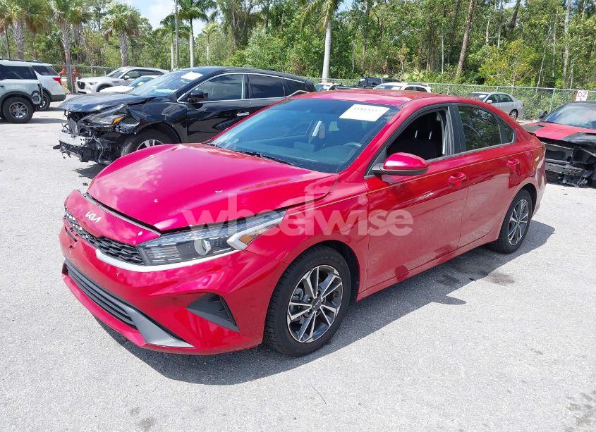 Photo 2 of 2022 Kia Forte LXS (VIN 3KPF24AD5NE425273)