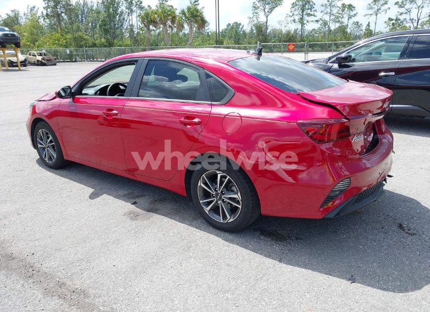 Photo 3 of 2022 Kia Forte LXS (VIN 3KPF24AD5NE425273)
