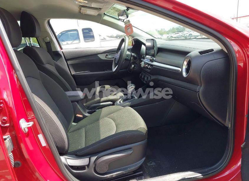 Photo 5 of 2022 Kia Forte LXS (VIN 3KPF24AD5NE425273)