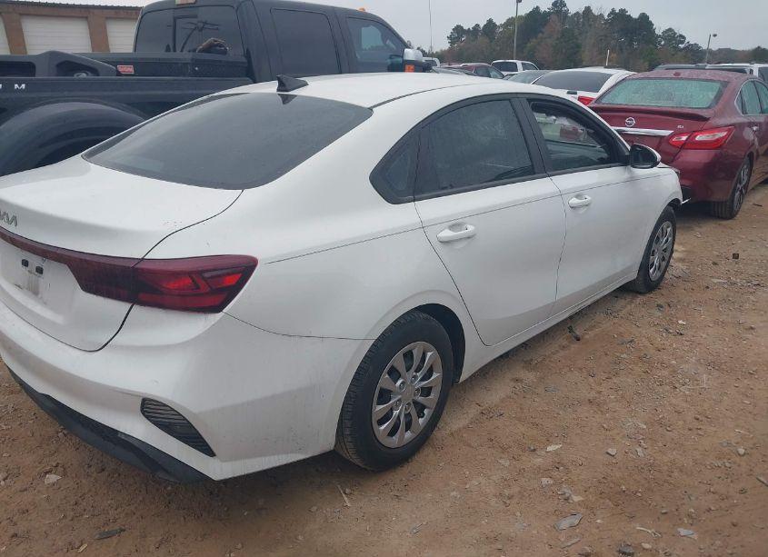 Photo 4 of 2022 Kia Forte FE (VIN 3KPF24AD5NE432336)