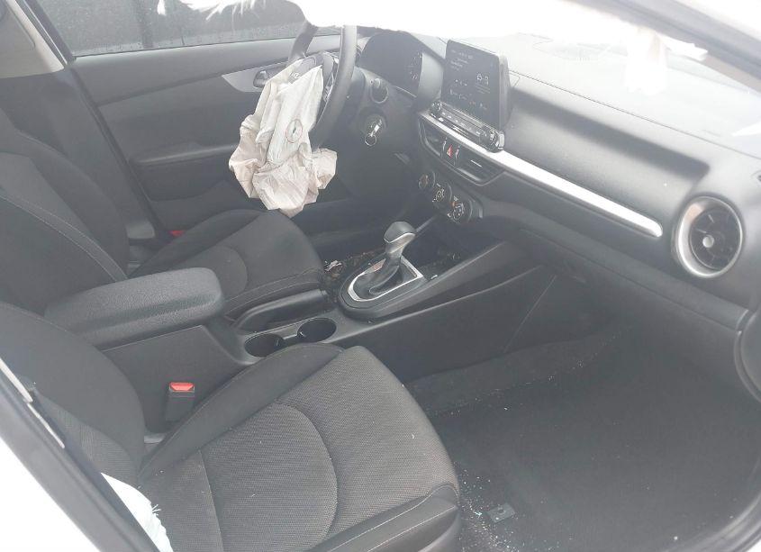 Photo 5 of 2022 Kia Forte FE (VIN 3KPF24AD5NE432336)