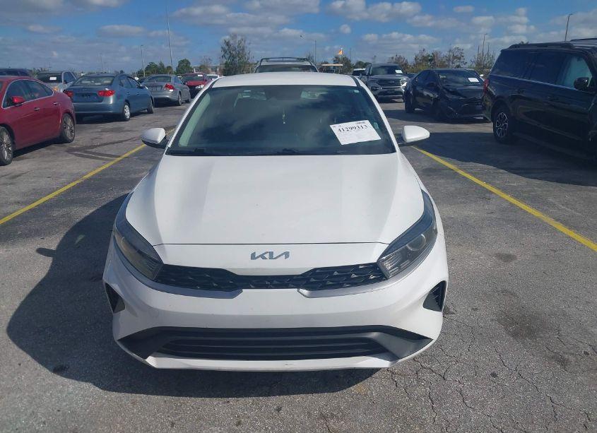Photo 12 of 2022 Kia Forte LXS (VIN 3KPF24AD5NE437522)