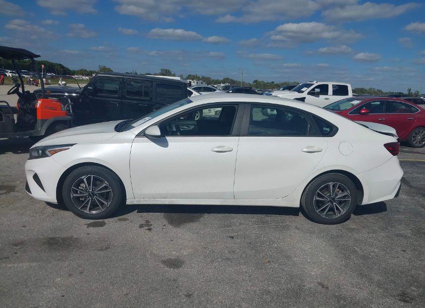 Photo 14 of 2022 Kia Forte LXS (VIN 3KPF24AD5NE437522)