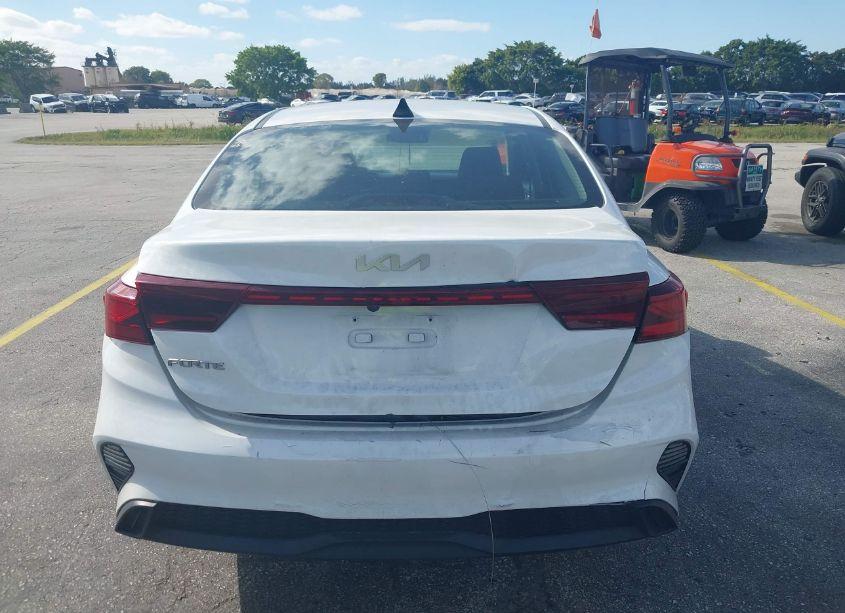 Photo 6 of 2022 Kia Forte LXS (VIN 3KPF24AD5NE437522)