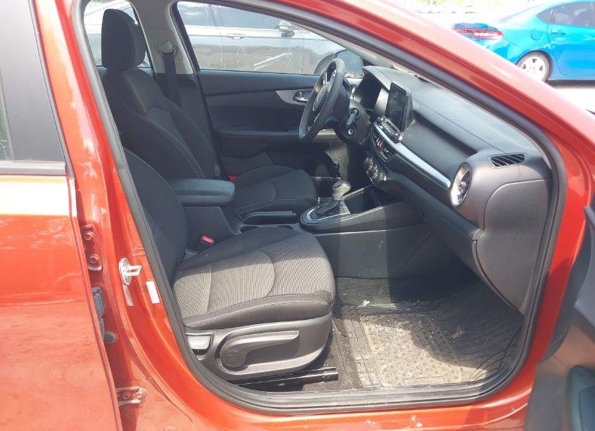 Photo 5 of 2022 Kia Forte LXS (VIN 3KPF24AD5NE449444)