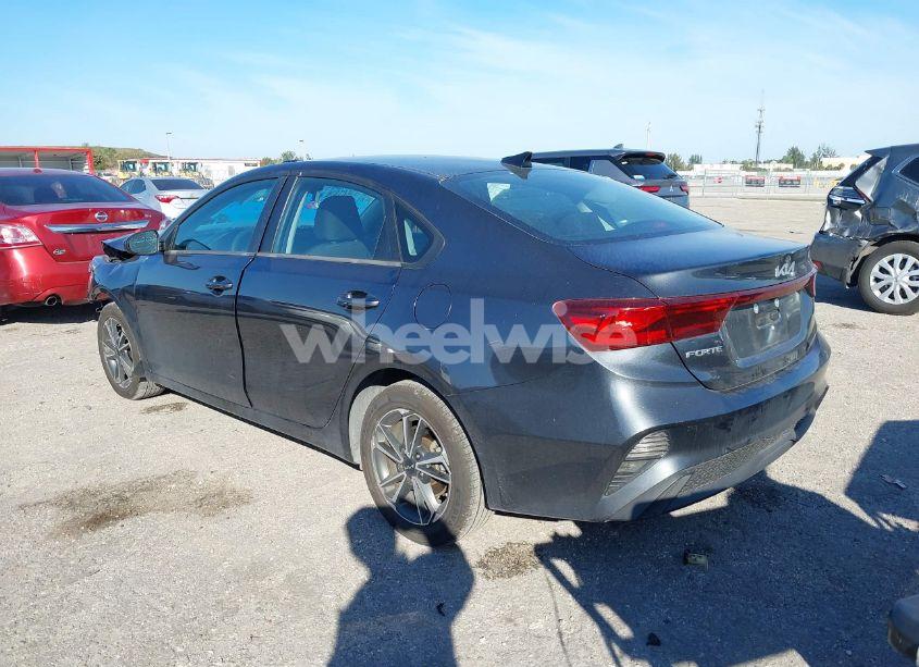 Photo 3 of 2022 Kia Forte LXS (VIN 3KPF24AD5NE459052)