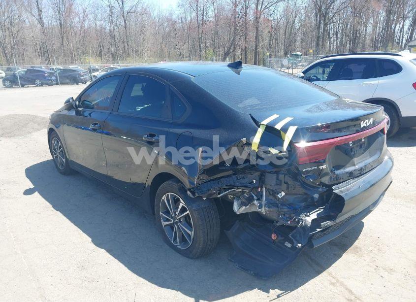 Photo 3 of 2022 Kia Forte LXS (VIN 3KPF24AD5NE474800)