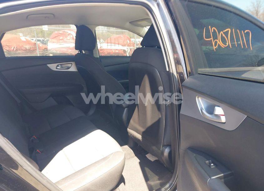 Photo 8 of 2022 Kia Forte LXS (VIN 3KPF24AD5NE474800)