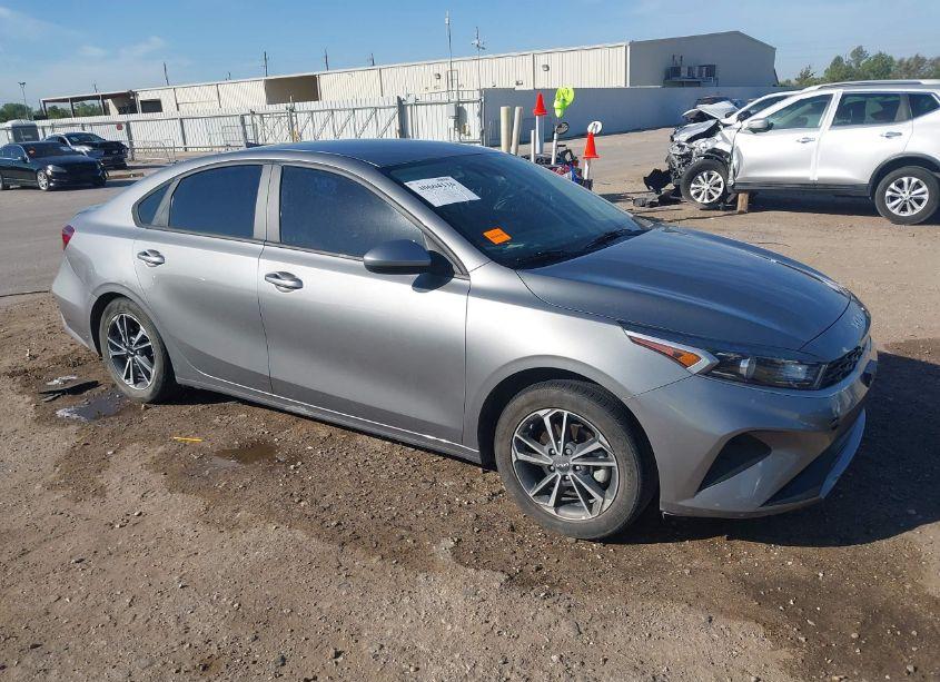 2023 Kia Forte LXS (VIN 3KPF24AD5PE506874) main photo