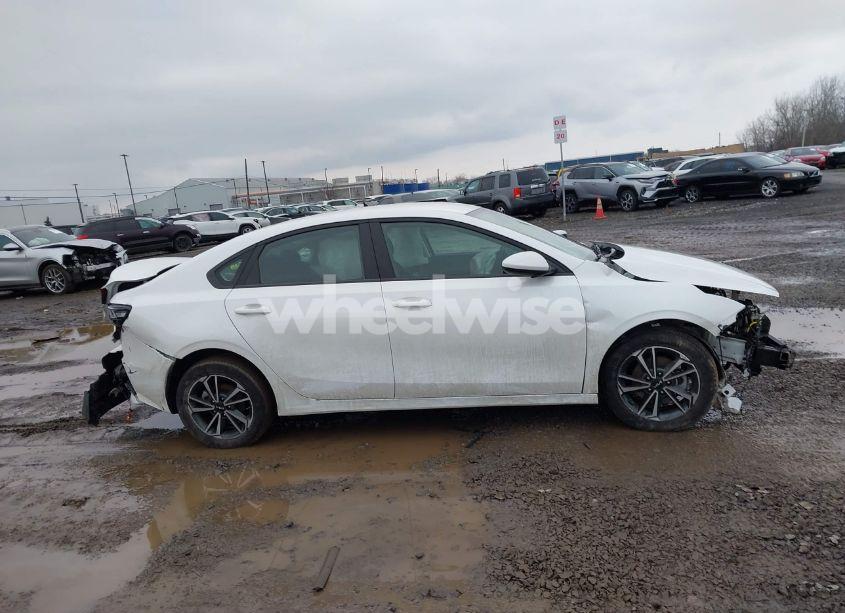 Photo 13 of 2023 Kia Forte LXS (VIN 3KPF24AD5PE542211)