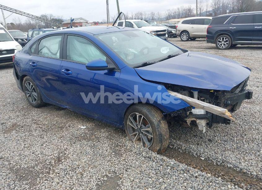 2023 Kia Forte LXS (VIN 3KPF24AD5PE565908) main photo