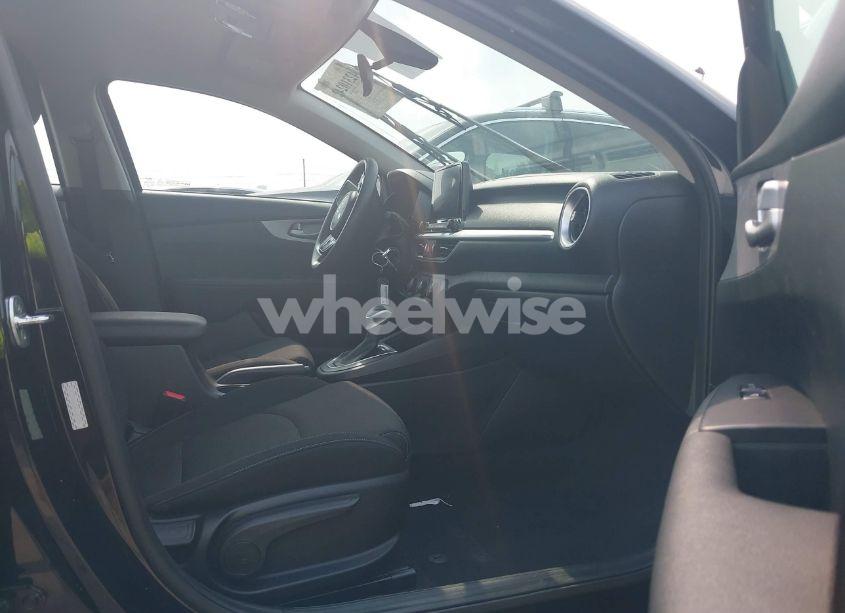 Photo 5 of 2023 Kia Forte LXS (VIN 3KPF24AD5PE581736)